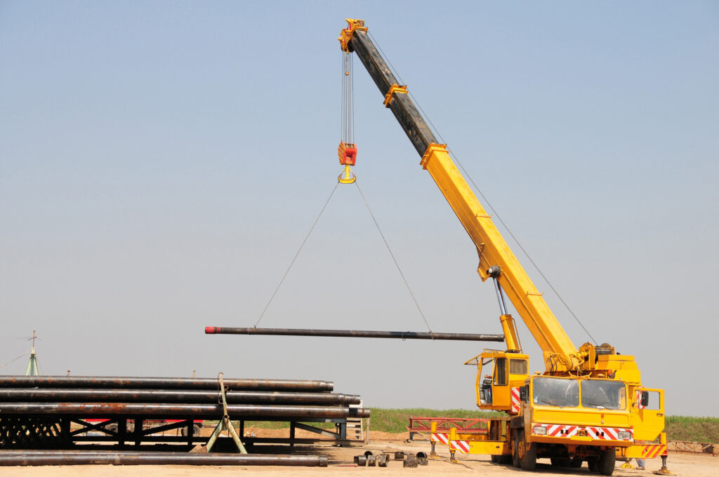hds crane during material handling